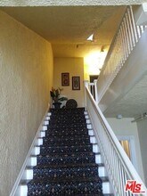 649 N Rossmore Ave, Unit 202 in Los Angeles, CA - Building Photo - Building Photo