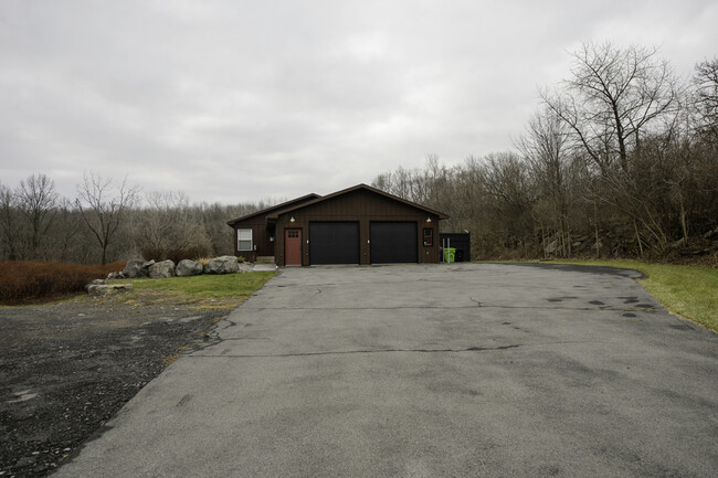 4818 McDonald Rd in Syracuse, NY - Building Photo - Building Photo