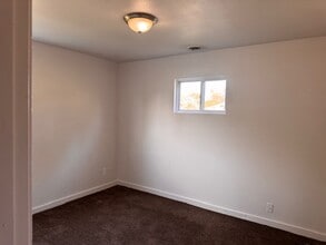 30 Saint Gregory Dr in Sauget, IL - Foto de edificio - Building Photo