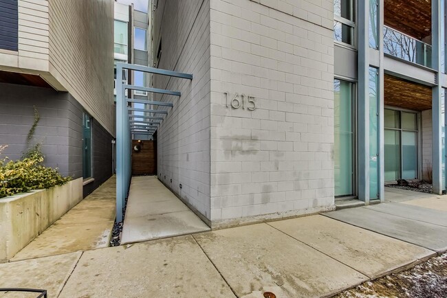 1615 N Wolcott Ave in Chicago, IL - Building Photo - Building Photo