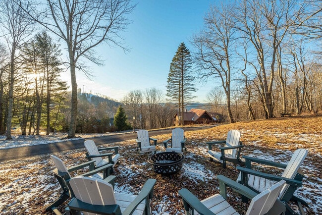 2338 El Miner Dr in Mars Hill, NC - Building Photo - Building Photo