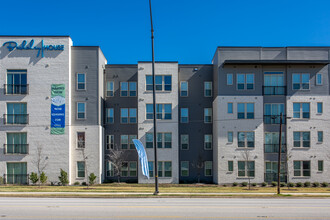 Berkeley House | Student Housing in College Station, TX - Foto de edificio - Building Photo