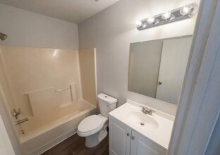 6654 Hazelhatch Dr in Indianapolis, IN - Building Photo - Building Photo