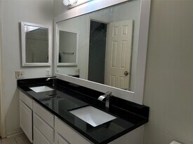 3106 Rimrock Dr in Missouri City, TX - Building Photo