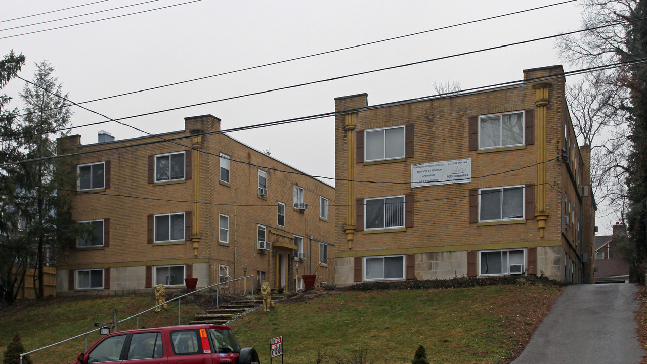 1315 and 1319 Delta in Cincinnati, OH - Foto de edificio