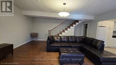 37 Laureleaf Rd in Markham, ON - Building Photo - Building Photo