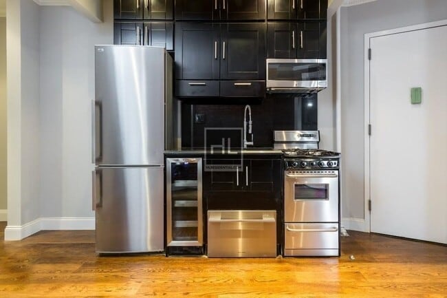 W 103RD ST. in New York, NY - Building Photo - Building Photo
