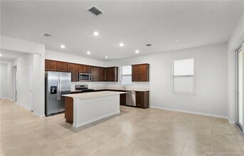 10596 SW Morning Glory Dr in Port St. Lucie, FL - Building Photo - Building Photo