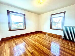 27 South Crescent Circuit, Unit A in Boston, MA - Building Photo - Building Photo