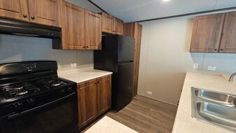 2201 S Anna St in Wichita, KS - Building Photo