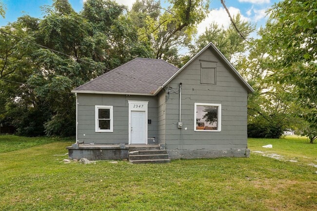 property at 2347 N Lyon Ave