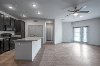 Estates at Shiloh in Dallas, TX - Foto de edificio - Interior Photo