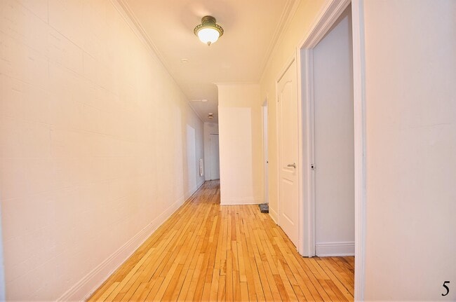 2390 Pie-IX Blvd in Montréal, QC - Building Photo - Building Photo