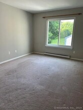 140 Candlewood Dr in South Windsor, CT - Building Photo - Building Photo