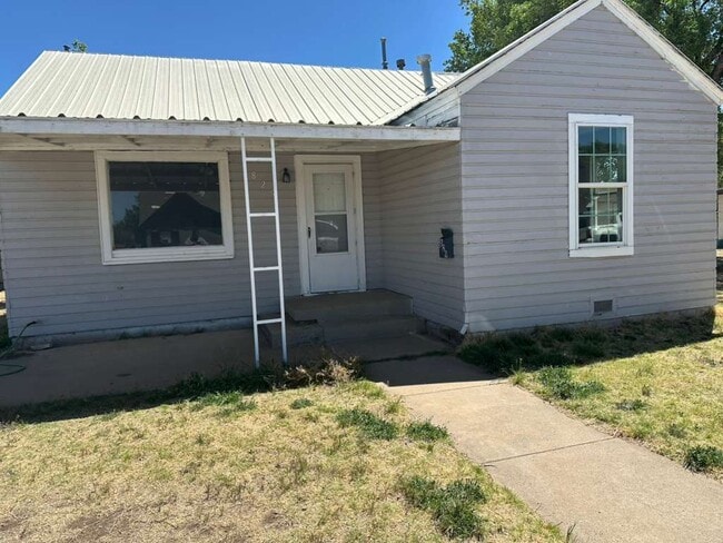property at 829 S Lipscomb St