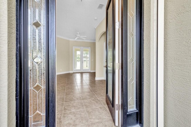 1280 S Village Square in Vero Beach, FL - Building Photo - Building Photo