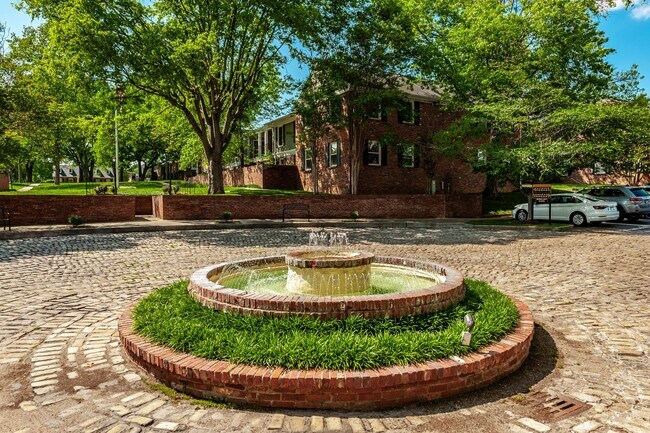 5025 Hillsboro Pike in Nashville, TN - Building Photo - Building Photo