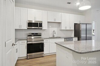 13511 Montoy Wy, Unit B1 in Charlotte, NC - Foto de edificio - Building Photo