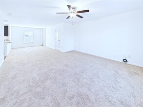 525 Riverdale Dr in Jarrell, TX - Building Photo - Building Photo