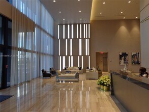 5300 Paseo Blvd in Doral, FL - Building Photo - Building Photo