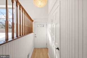 7829 Mt Woodley Pl in Alexandria, VA - Building Photo