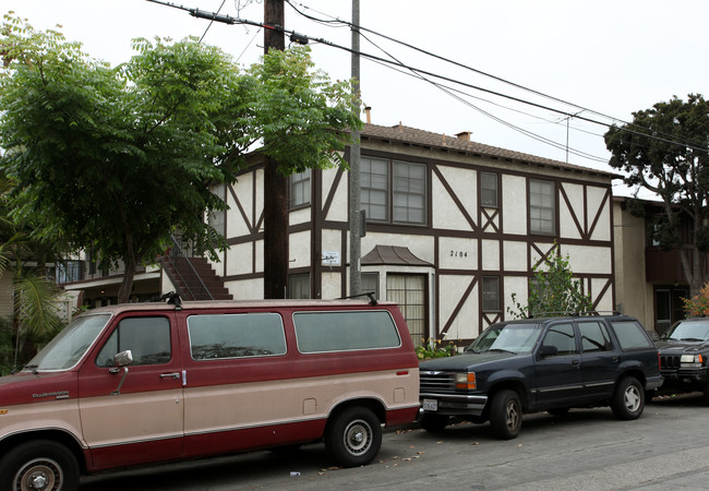 2104 E Florida St in Long Beach, CA - Building Photo - Building Photo