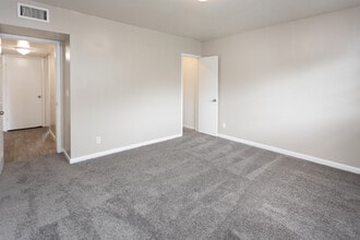 View on the River in Jacksonville, FL - Building Photo - Interior Photo