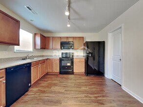 131 Charndon Way in Fuquay Varina, NC - Building Photo - Building Photo