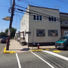92 E 21st St in Bayonne, NJ - Building Photo - Building Photo