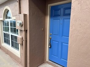 6580 Gentle Oaks Dr N in Jacksonville, FL - Building Photo - Building Photo