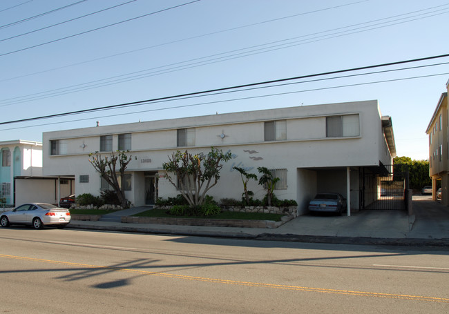 The Harbor View in Los Angeles, CA - Building Photo - Building Photo