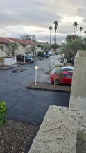 33555 Date Palm Dr in Cathedral City, CA - Building Photo - Building Photo