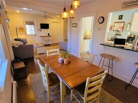 18 Palmer St in Newport, RI - Building Photo