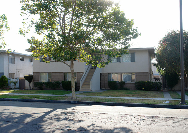 2619 S Baker St in Santa Ana, CA - Building Photo - Building Photo