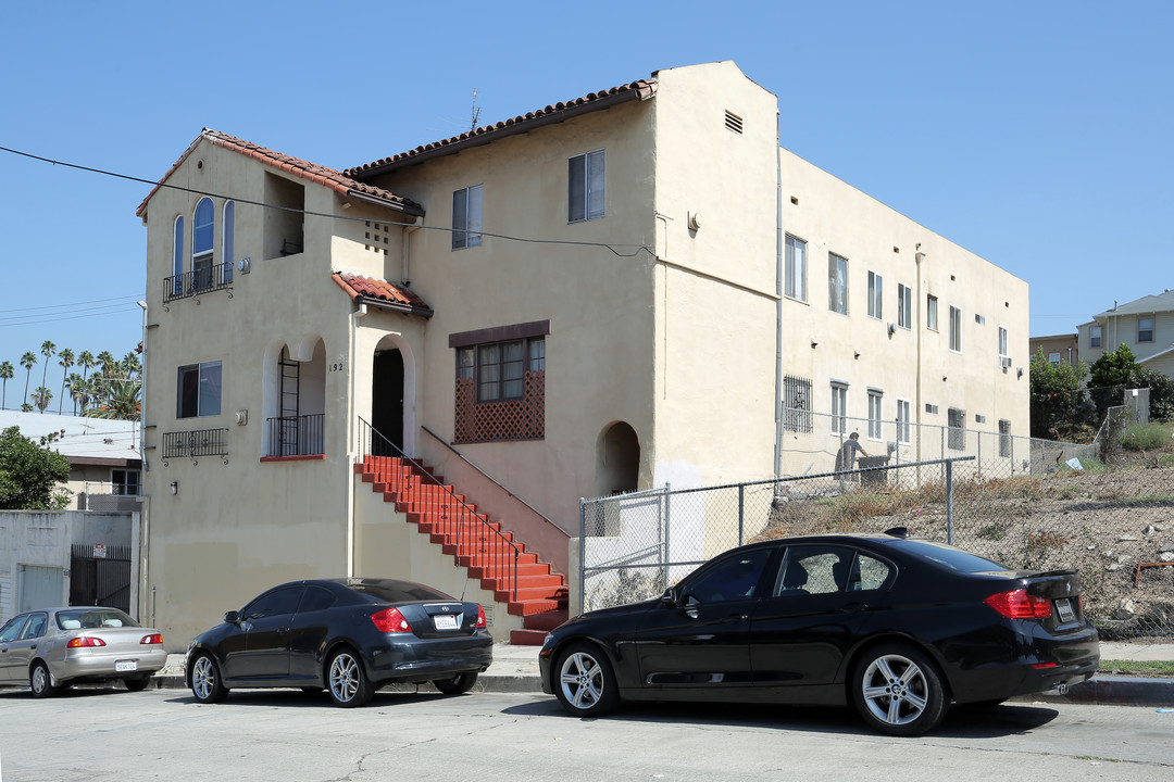 192 S Mountain View Ave in Los Angeles, CA - Foto de edificio