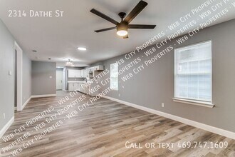 2314 Dathe St in Dallas, TX - Foto de edificio - Building Photo