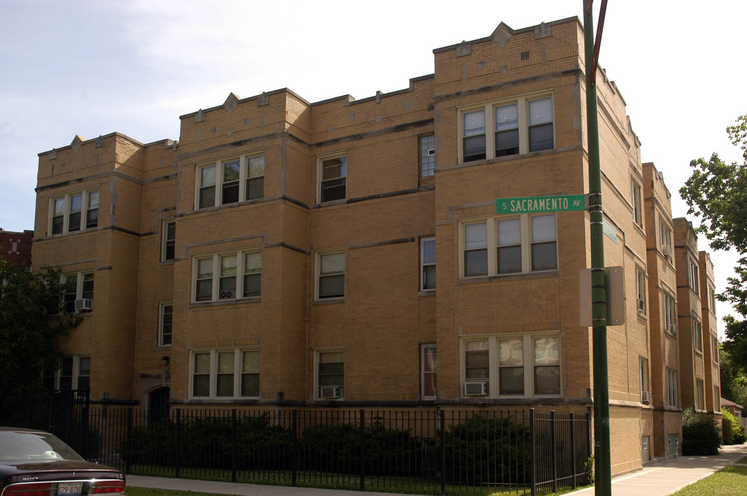 5959 S Sacramento Ave in Chicago, IL - Foto de edificio