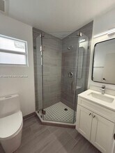 1066 NW 100th Terrace in Miami, FL - Building Photo - Building Photo
