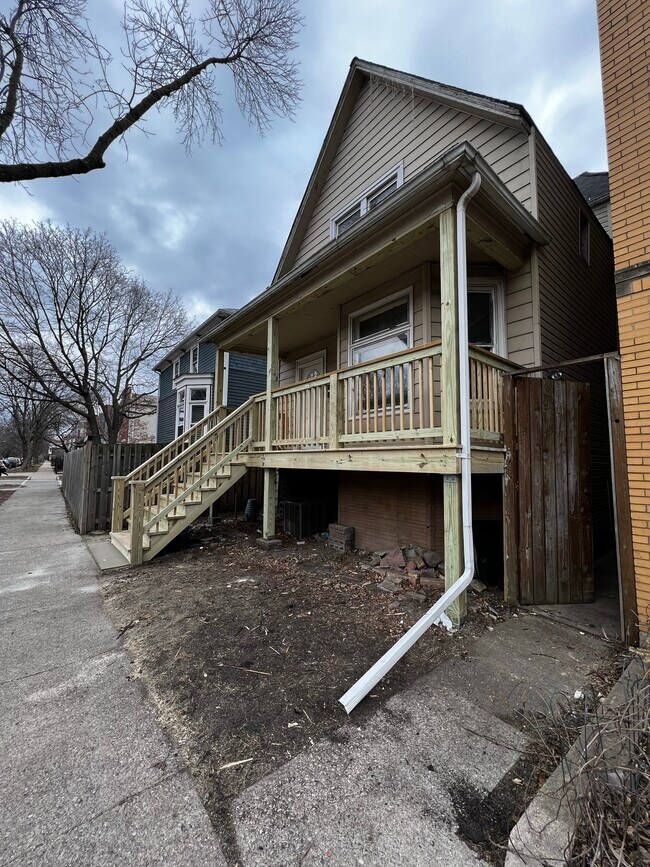 2451 N Monticello Ave, Unit 2