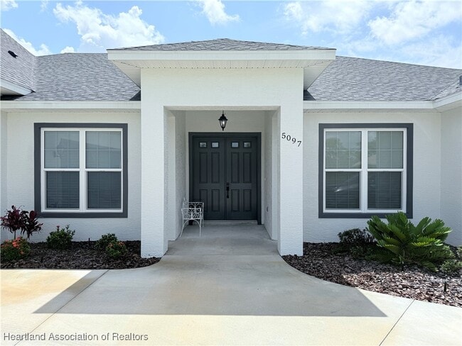 5097 Moss Hammock Trl in Sebring, FL - Foto de edificio - Building Photo