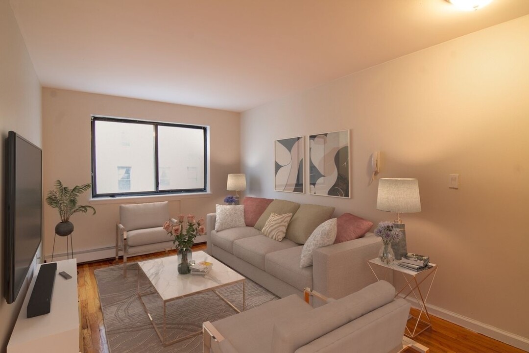 49 Cooper St in New York, NY - Building Photo