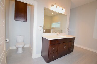 3241 Dixie Dr in Houston, TX - Building Photo - Building Photo