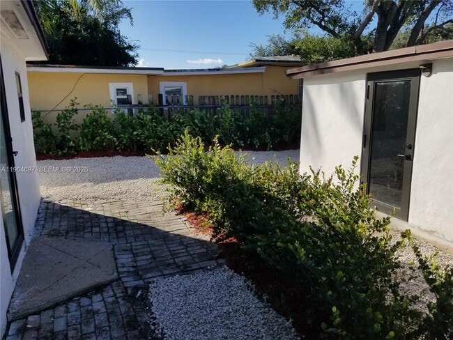 1756 NW 94th St in Miami, FL - Building Photo - Building Photo