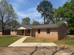 348 Schley Dr in Richland, GA - Building Photo - Building Photo