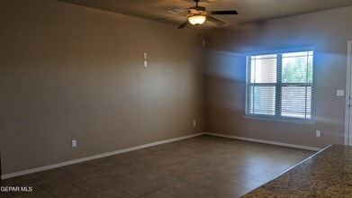 3752 Loma Jacinto in El Paso, TX - Building Photo - Building Photo