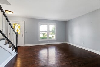 1772 Pickwick Ln in Glenview, IL - Building Photo - Building Photo