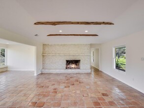 202 Lazy L Ln in Wimberley, TX - Building Photo - Building Photo