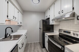 Masonic Estates in Warren, MI - Building Photo