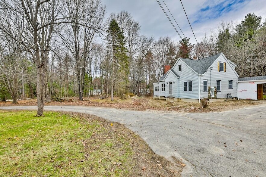 139 Greeley St in Hudson, NH - Building Photo