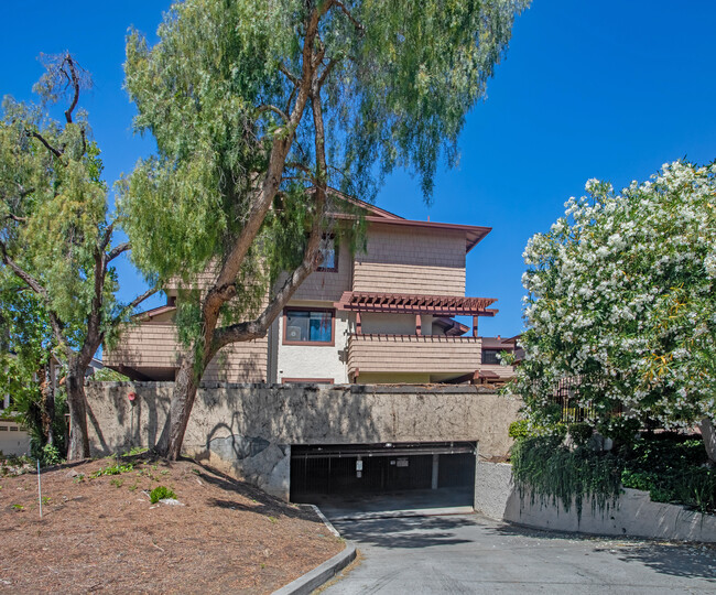 Woodside Commons in San Jose, CA - Building Photo - Building Photo